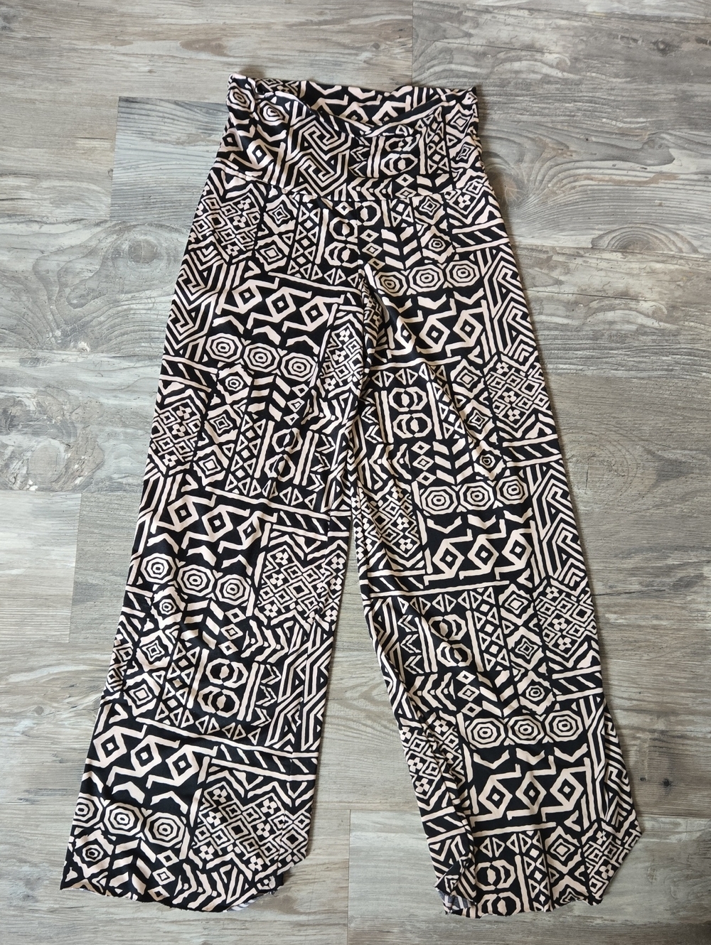 Black & Cream Geometric High-Waist Wide Leg Pants